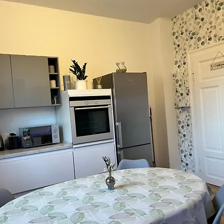 Апартаменты Schicke Gemuetliche Im Zentrum *